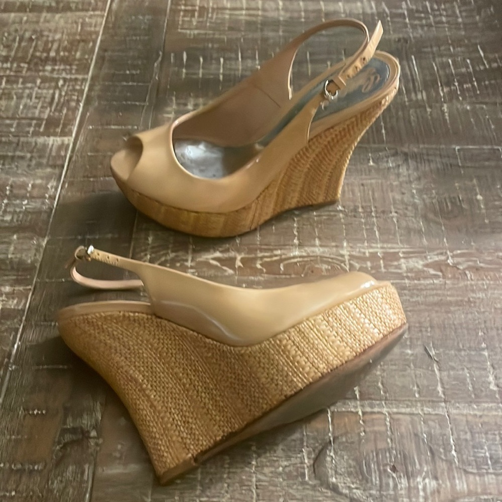 Taupe patent Gucci slingback platforms.  Sz 39